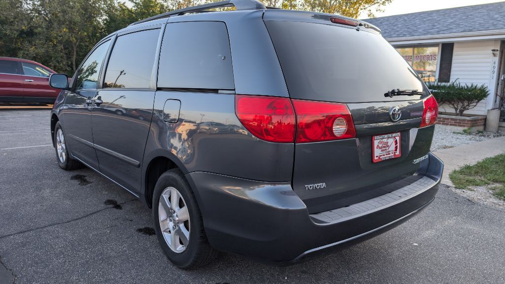 2007 Toyota Sienna Image 5