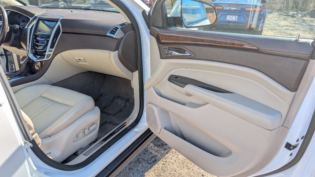 2016 Cadillac SRX Image 9
