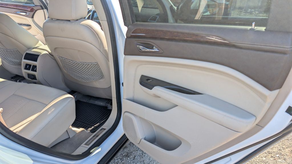 2016 Cadillac SRX Image 10