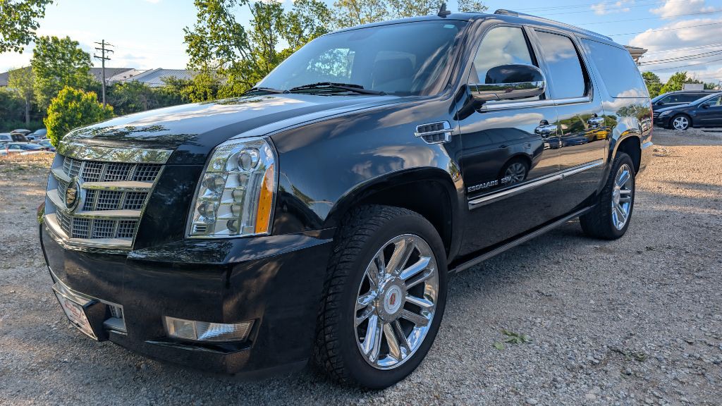 2014 Cadillac Escalade Image 3