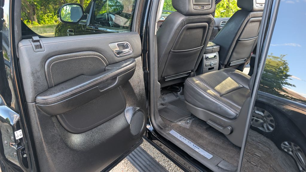 2014 Cadillac Escalade Image 8