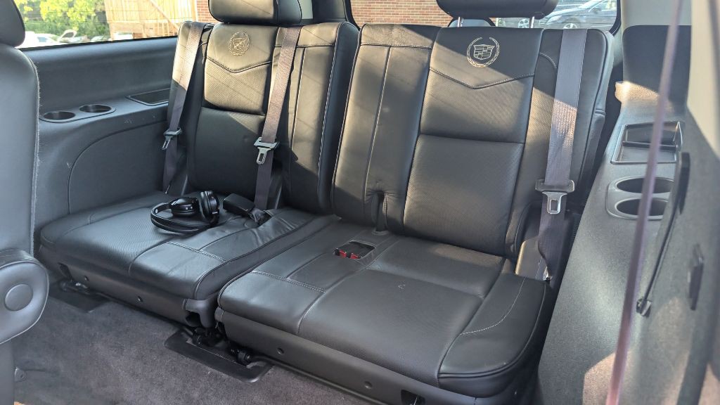 2014 Cadillac Escalade Image 11