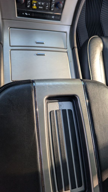 2014 Cadillac Escalade Image 17