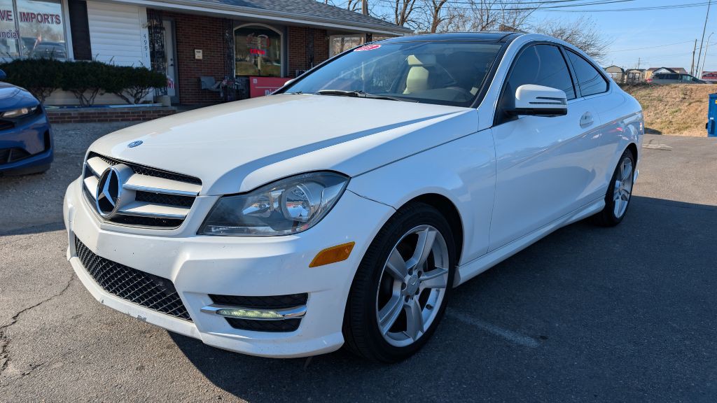 2013 Mercedes-Benz C-Class Image 3
