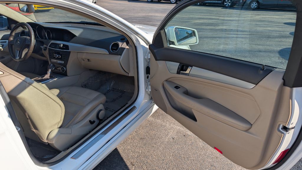 2013 Mercedes-Benz C-Class Image 8