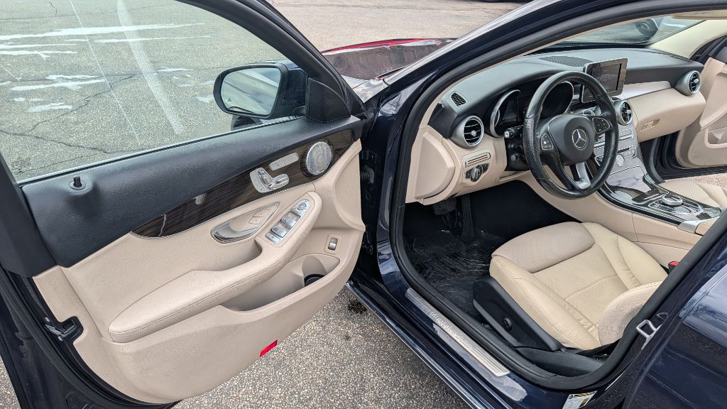 2017 Mercedes-Benz C-Class Image 7