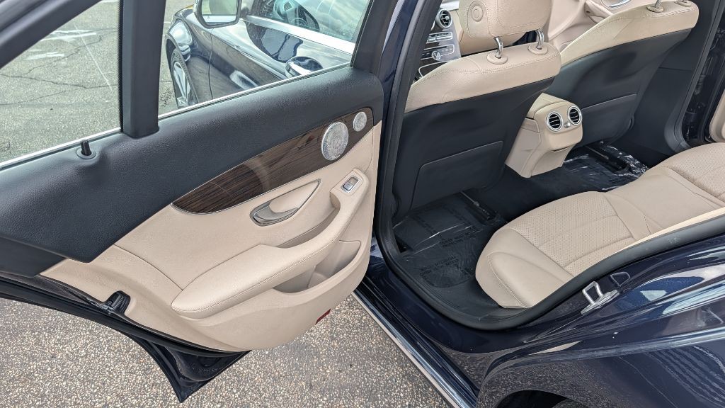 2017 Mercedes-Benz C-Class Image 8