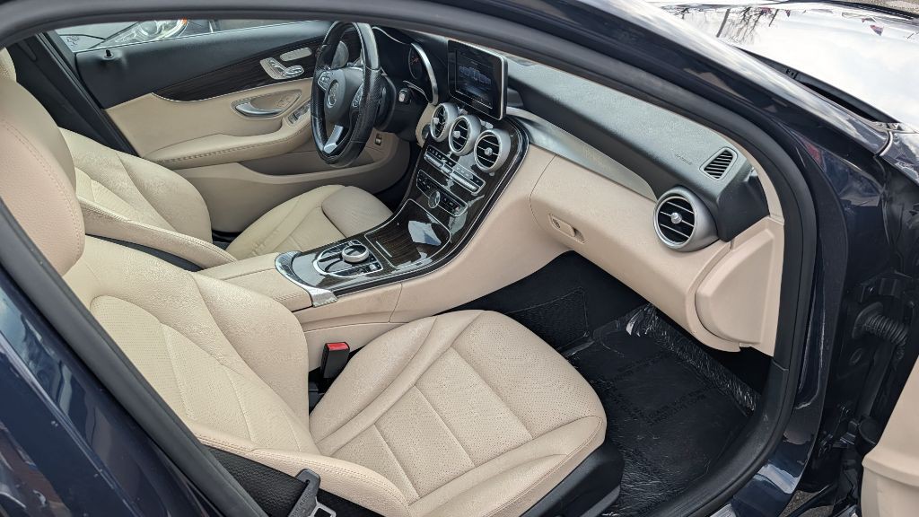 2017 Mercedes-Benz C-Class Image 12