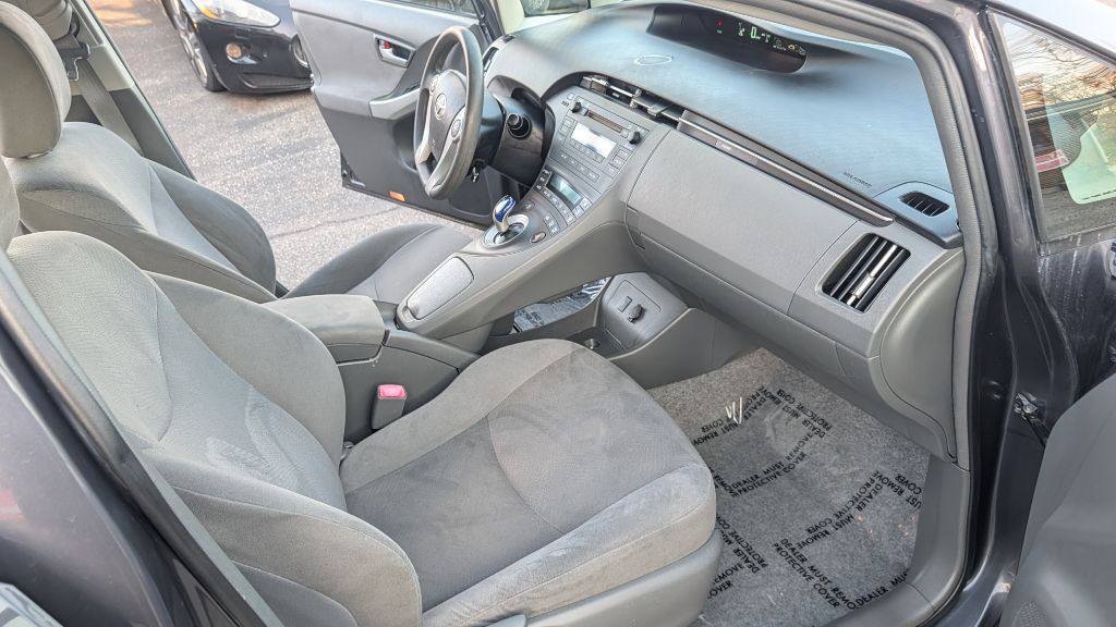 2011 Toyota Prius Image 13