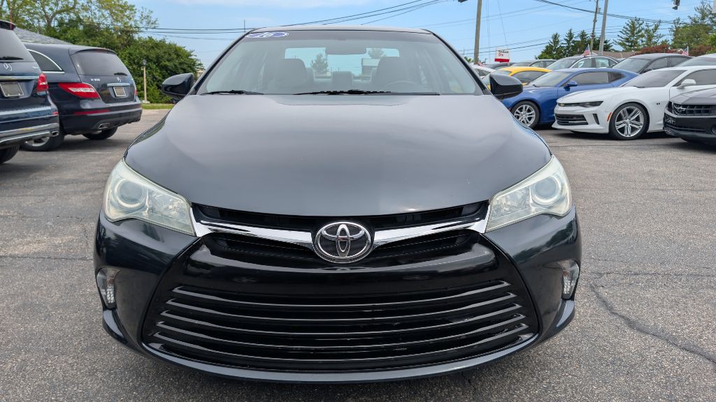 2016 Toyota Camry Image 2