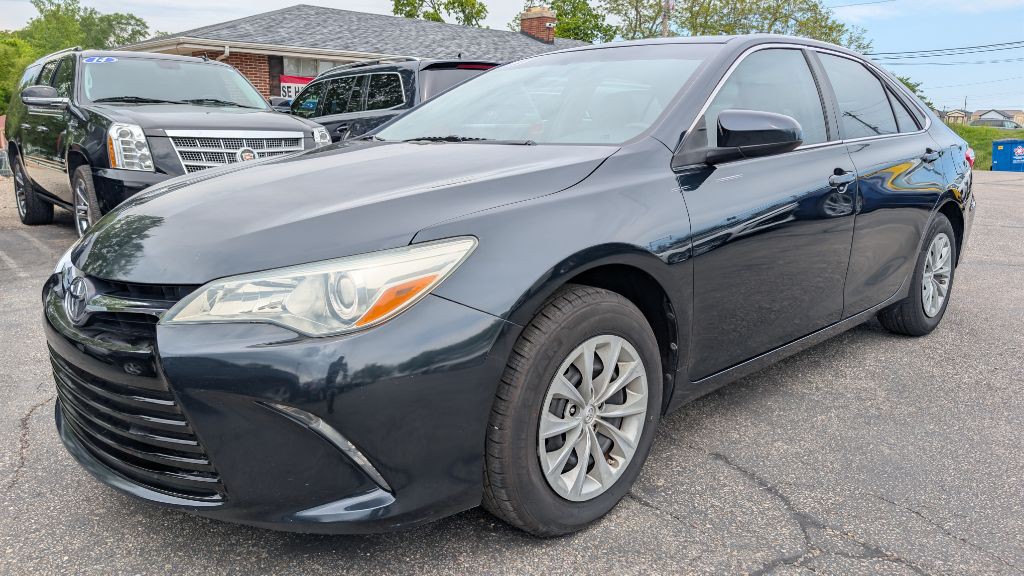 2016 Toyota Camry Image 3
