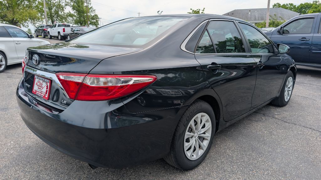 2016 Toyota Camry Image 6