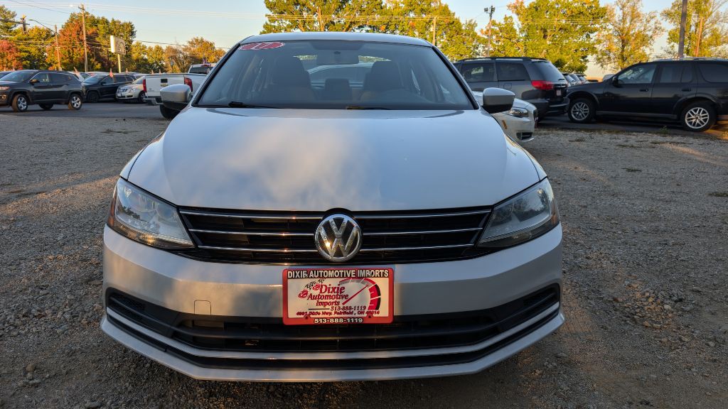 2017 Volkswagen Jetta Image 2
