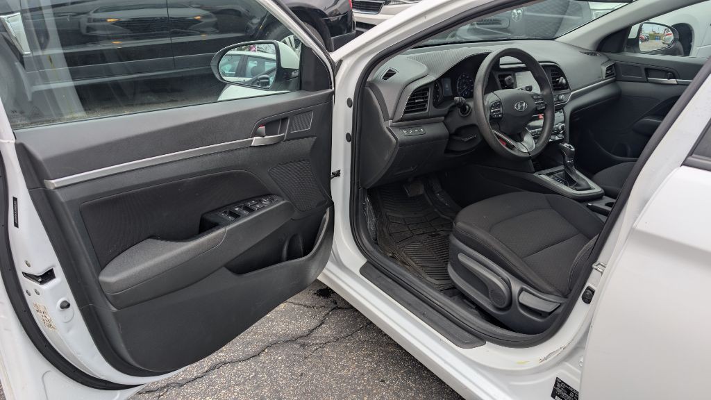 2020 Hyundai Elantra Image 7