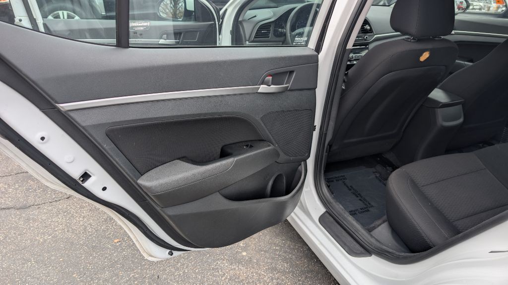 2020 Hyundai Elantra Image 8