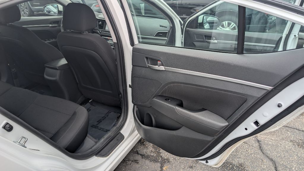 2020 Hyundai Elantra Image 10