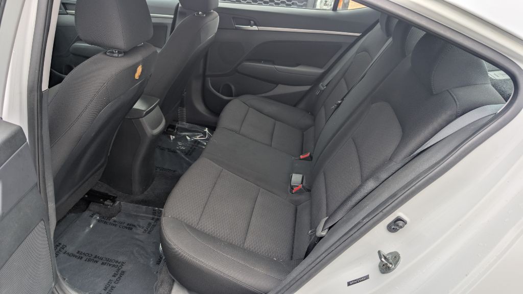 2020 Hyundai Elantra Image 11