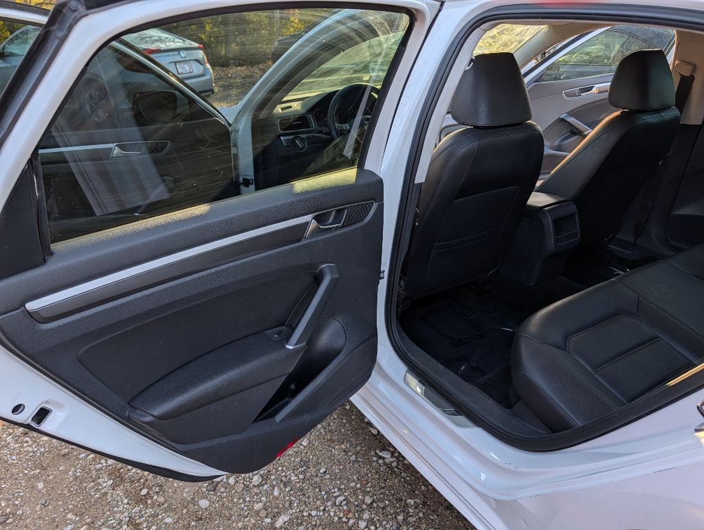 2018 Volkswagen Passat Image 8