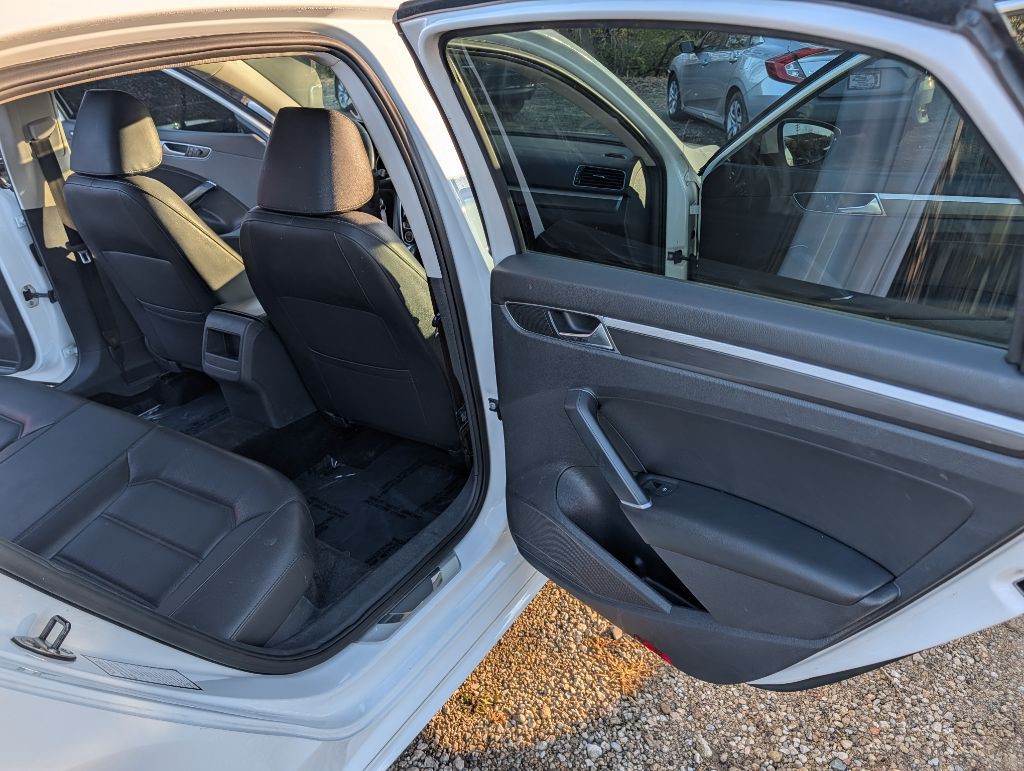 2018 Volkswagen Passat Image 10