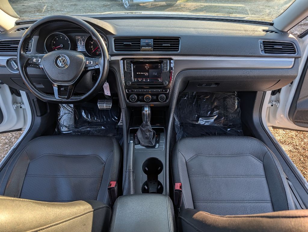 2018 Volkswagen Passat Image 14