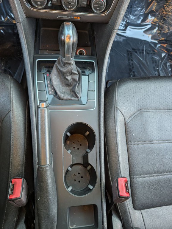 2018 Volkswagen Passat Image 17