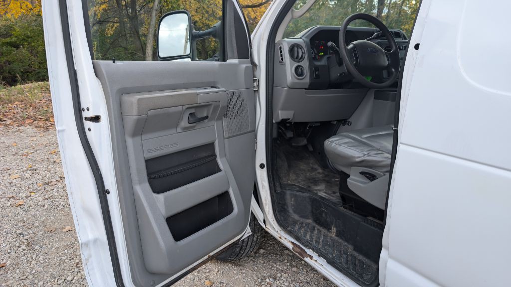 2012 Ford Econoline Image 6