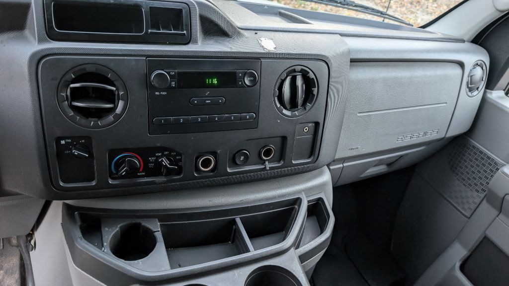 2012 Ford Econoline Image 10