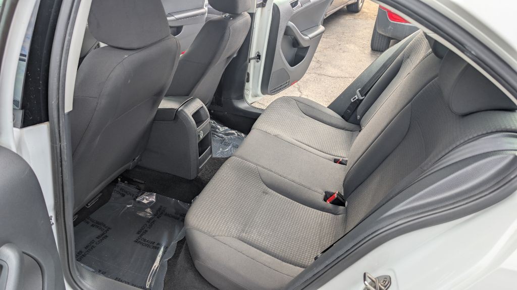 2015 Volkswagen Jetta Image 11