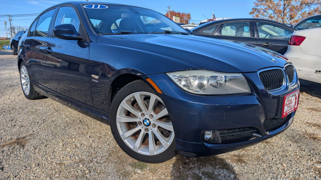 2011 BMW 3 Series Image 1