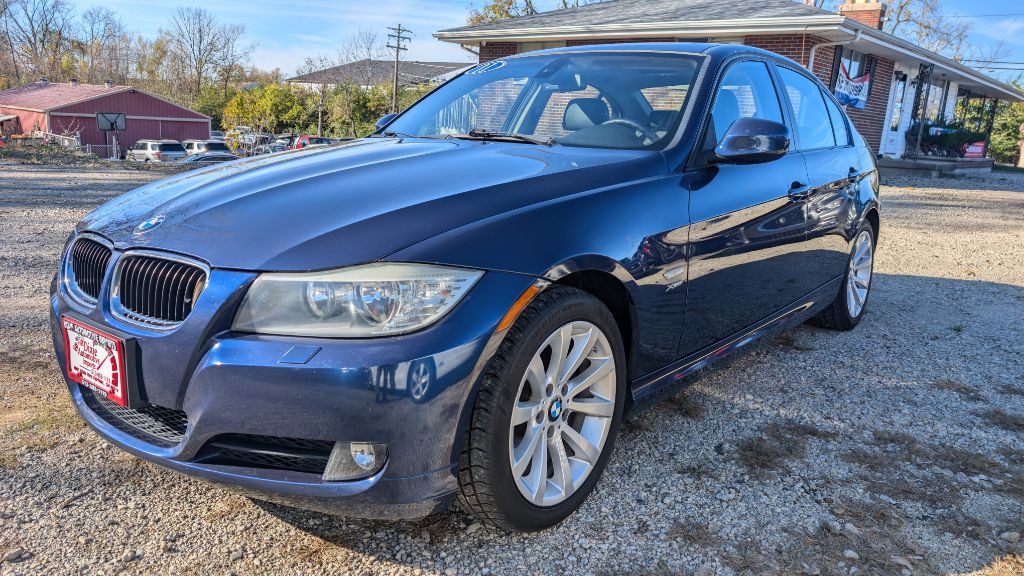 2011 BMW 3 Series Image 3