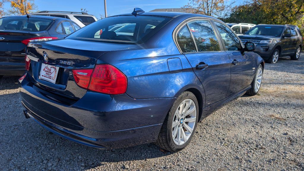 2011 BMW 3 Series Image 5