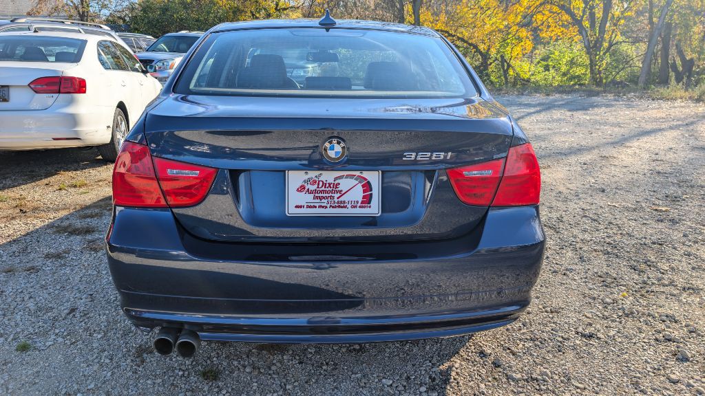 2011 BMW 3 Series Image 6