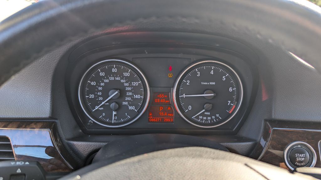 2011 BMW 3 Series Image 17