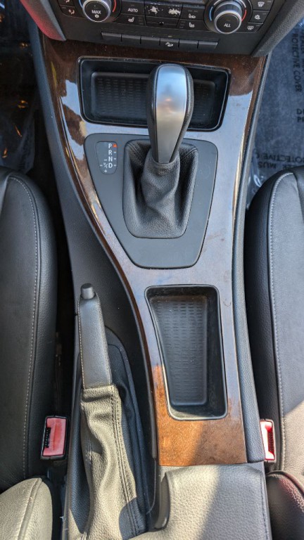 2011 BMW 3 Series Image 19