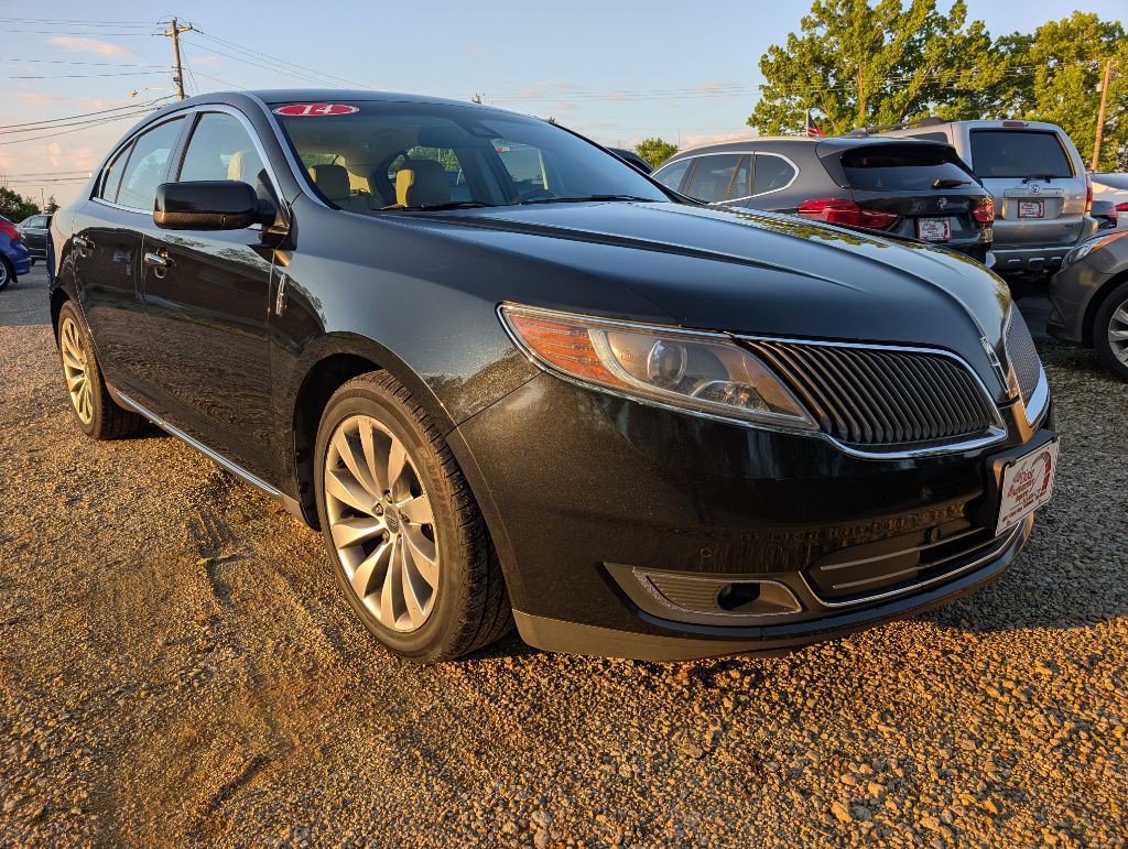 2014 Lincoln MKS Image 2