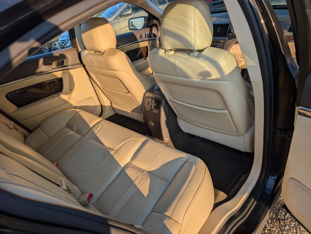 2014 Lincoln MKS Image 12