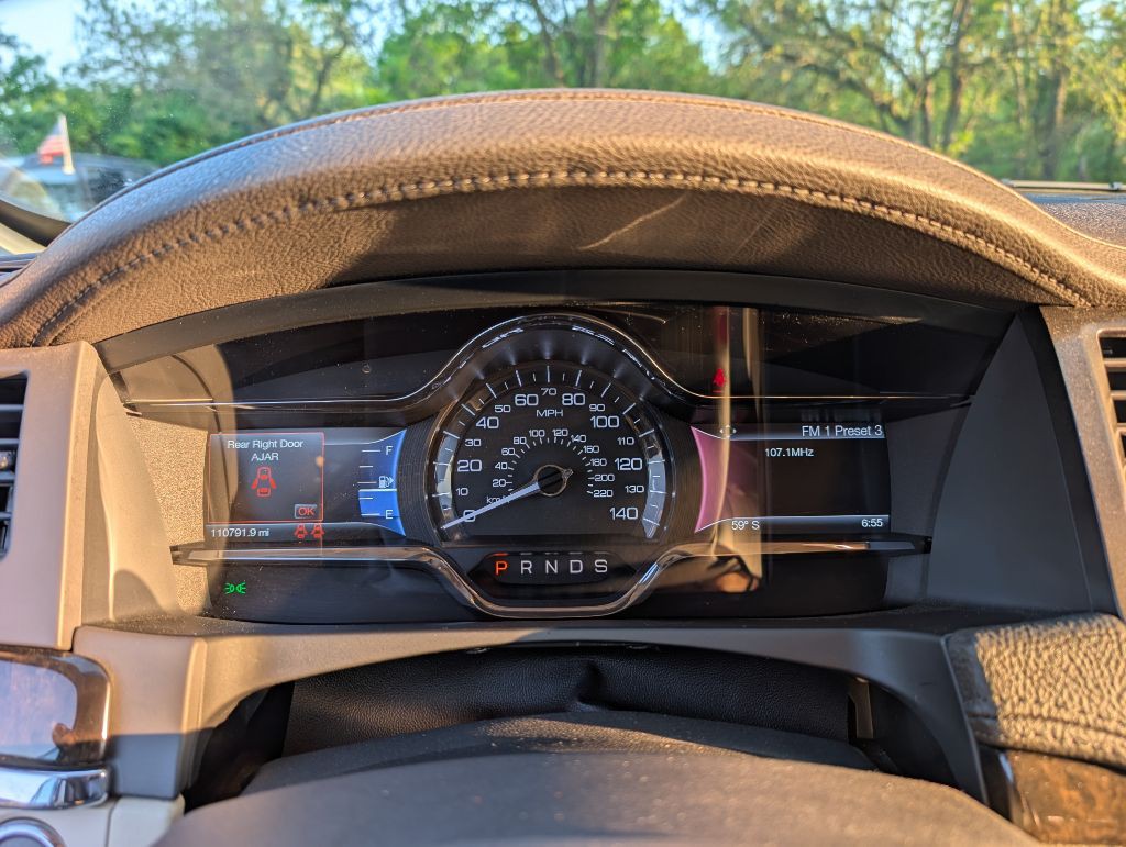2014 Lincoln MKS Image 16