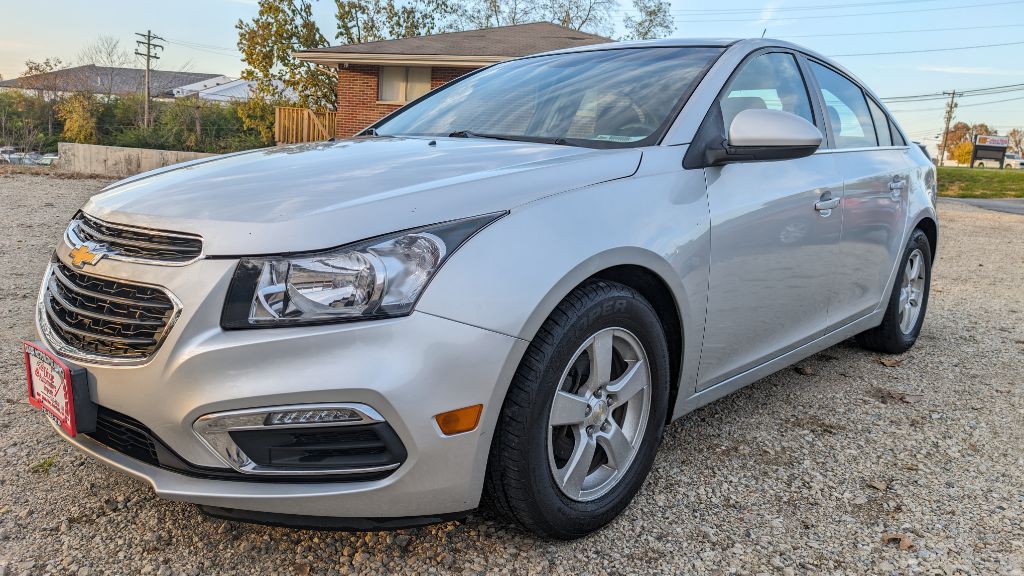2016 Chevrolet Cruze Image 2