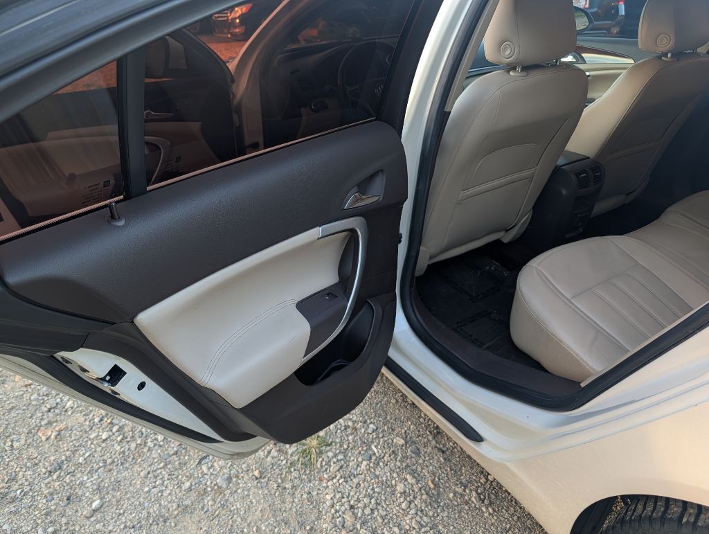 2015 Buick Regal Image 8