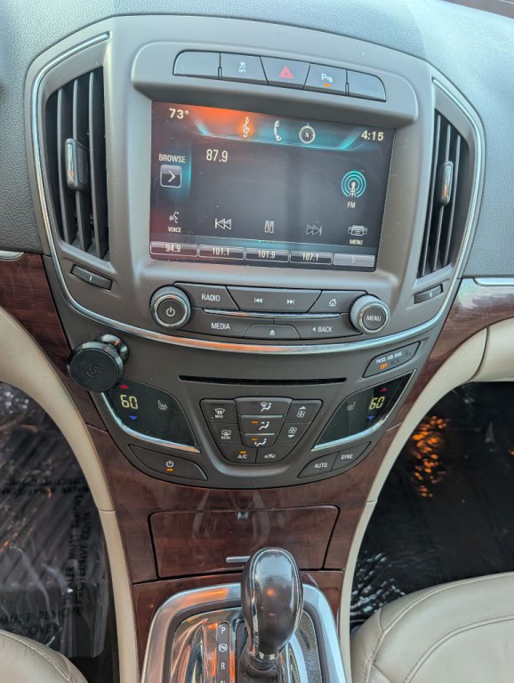 2015 Buick Regal Image 16