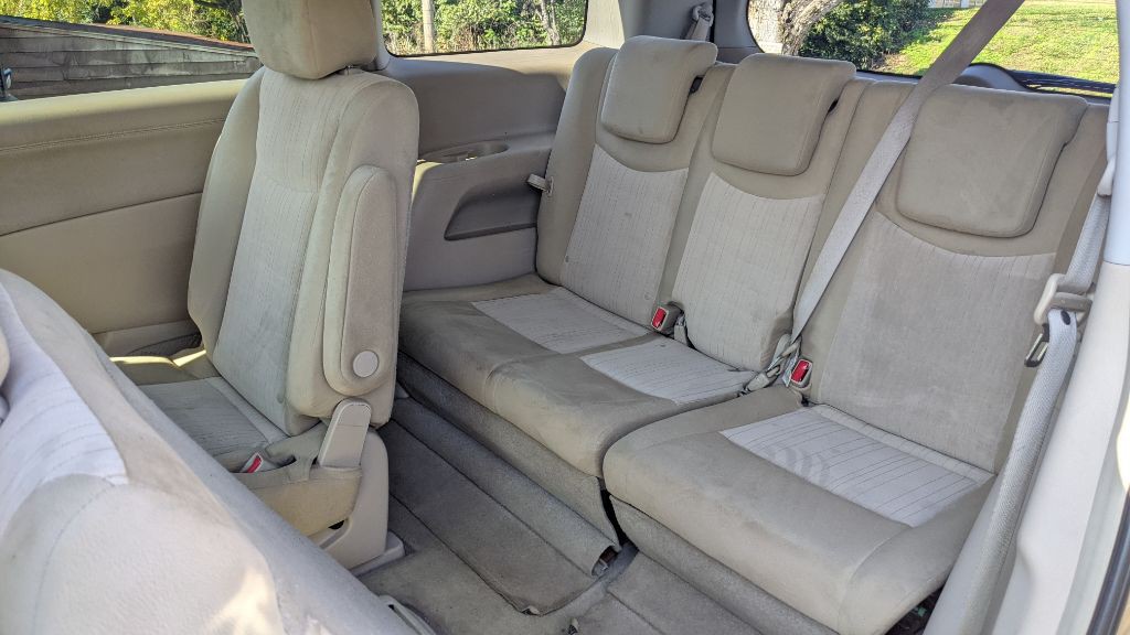 2012 Nissan Quest Image 11