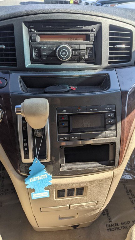 2012 Nissan Quest Image 19