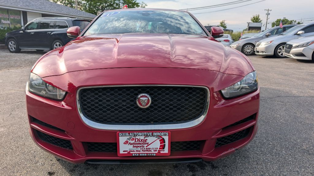 2017 Jaguar XE Image 2