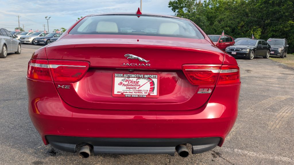 2017 Jaguar XE Image 5