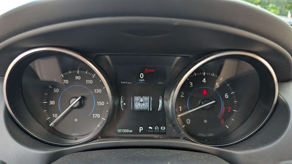 2017 Jaguar XE Image 16