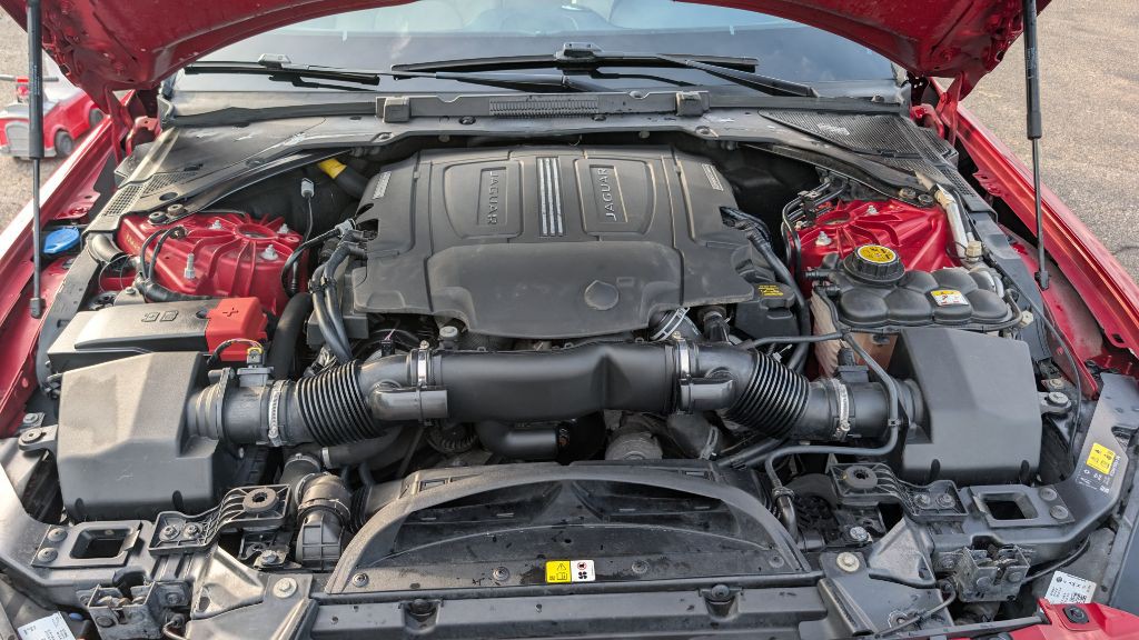 2017 Jaguar XE Image 20