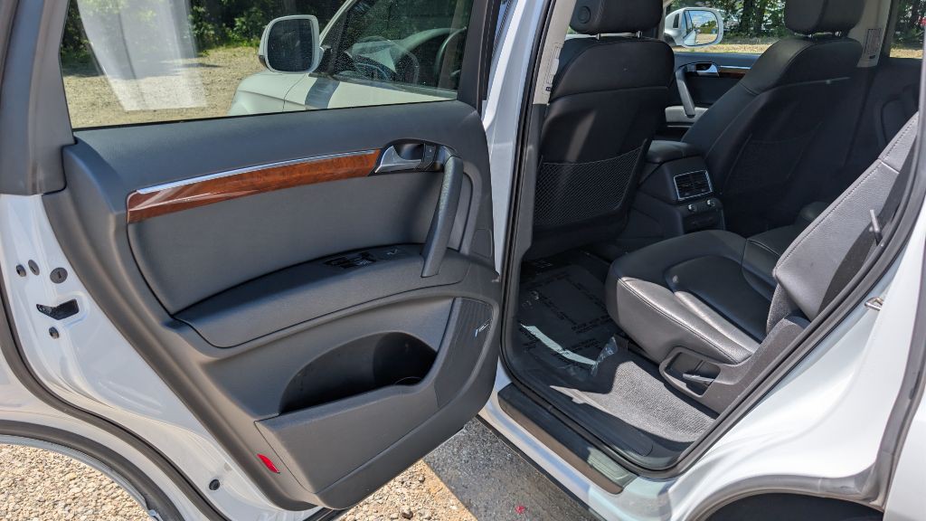 2015 Audi Q7 Image 8