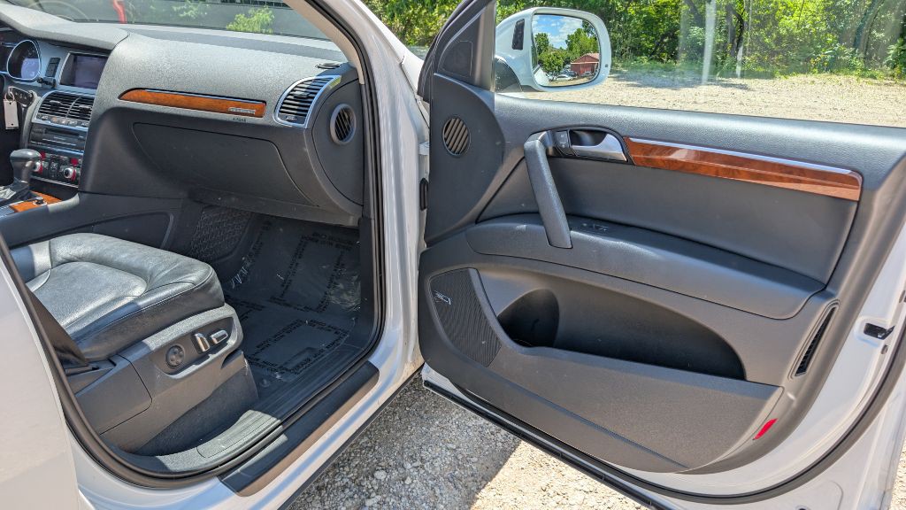 2015 Audi Q7 Image 9