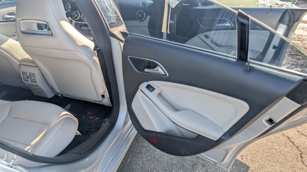 2014 Mercedes-Benz CLA-Class Image 10