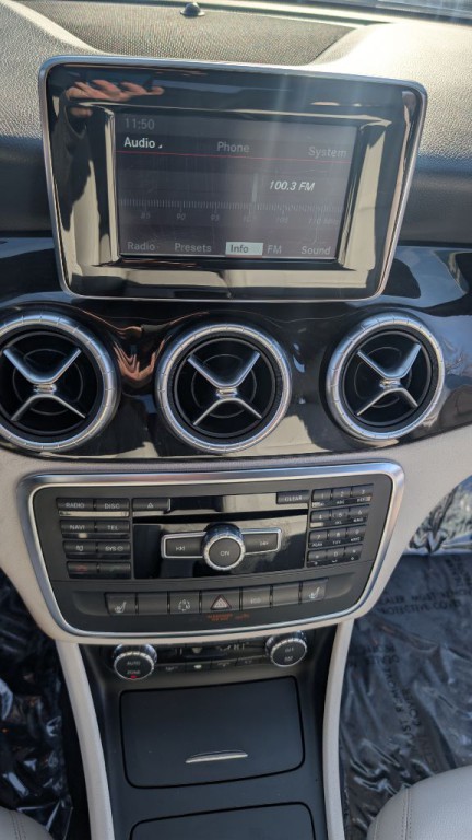 2014 Mercedes-Benz CLA-Class Image 17